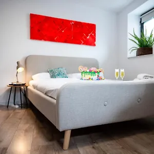 Lazynest Bucureşti