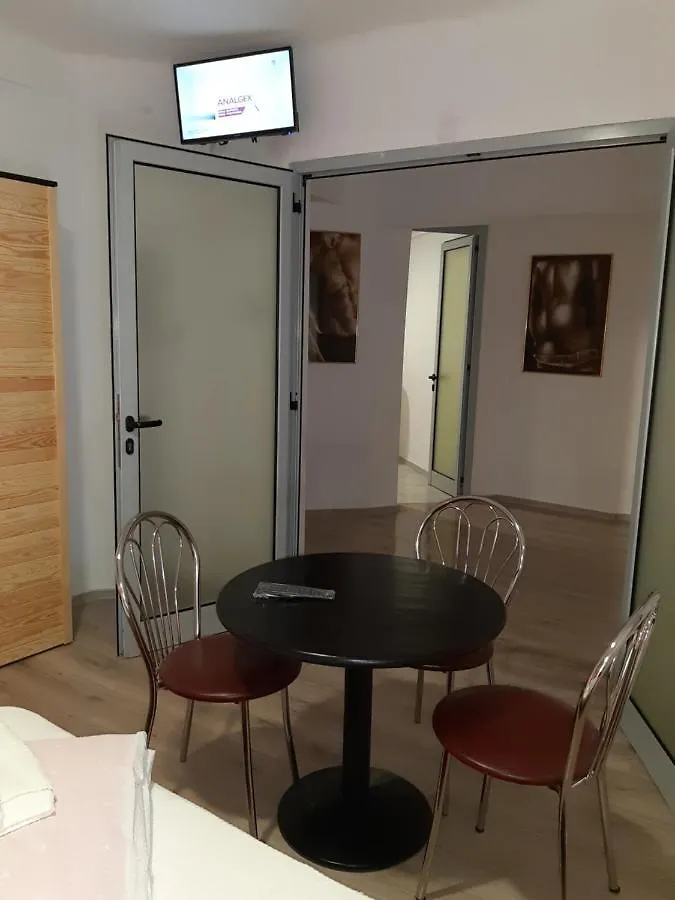 Carol 51 Hostel Bucharest 0*,  Romania