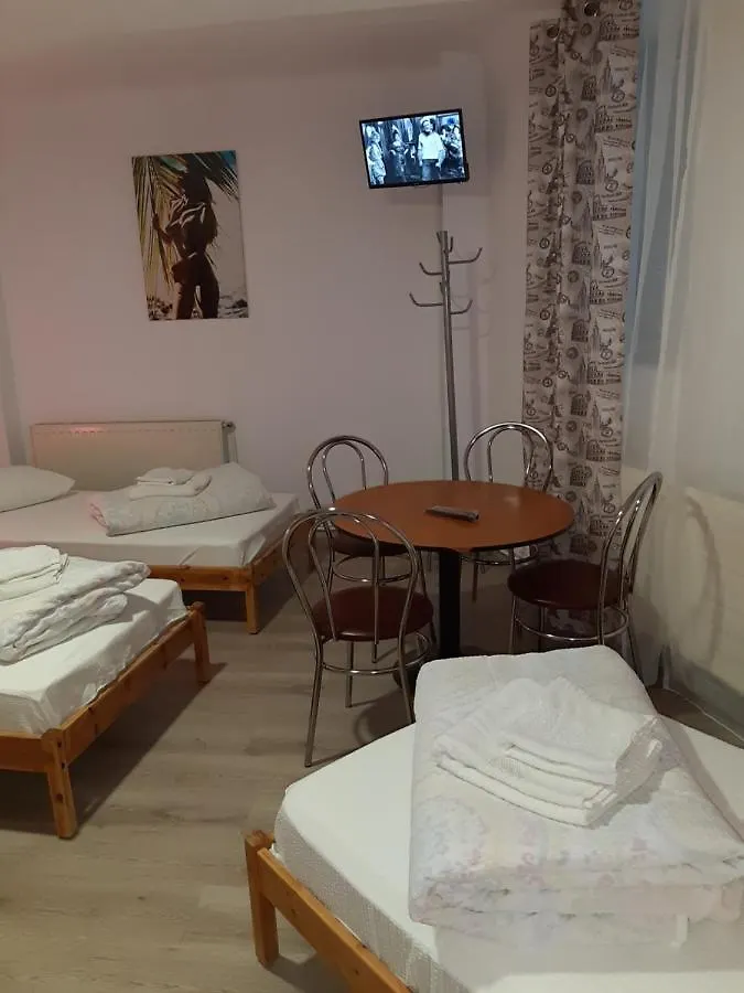 Carol 51 Hostel Bucharest 0*,  Romania
