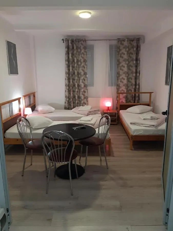 Carol 51 Hostel Bucharest 0*,  Romania